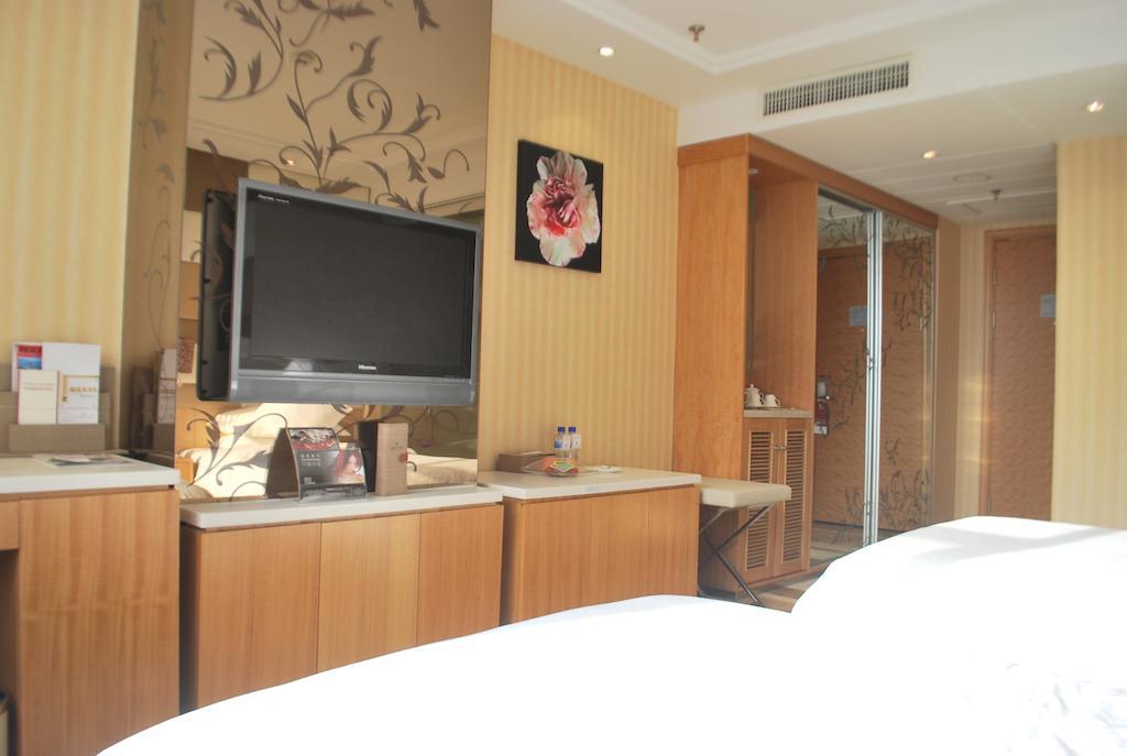 The Center Hotel Weihai Room photo